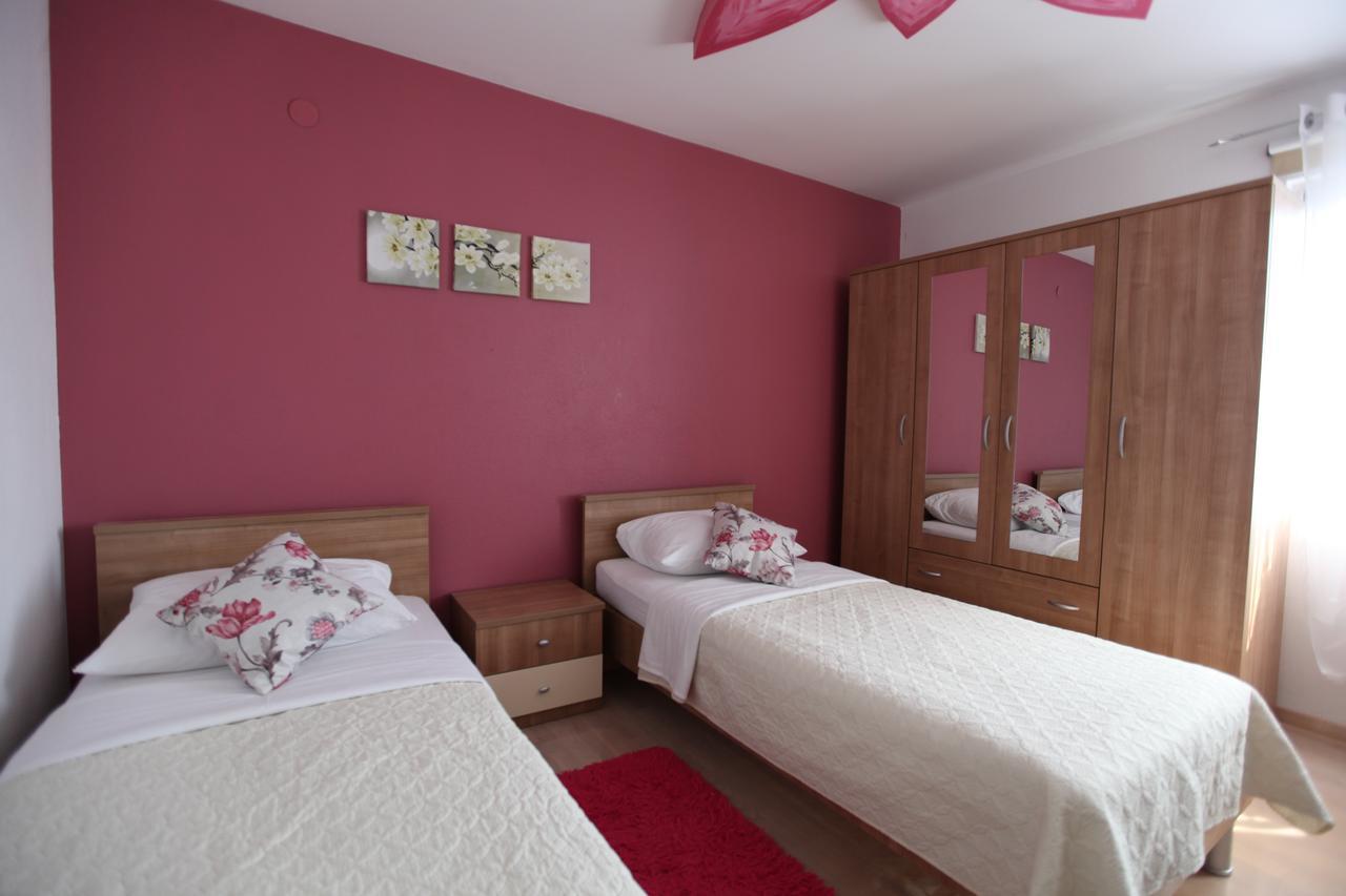 Ana&Marija Appartement Kaštela Buitenkant foto